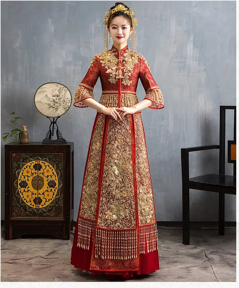 Red Glittering Qun Kwa Wedding Dress – Traditional Chinese Bridal Attire