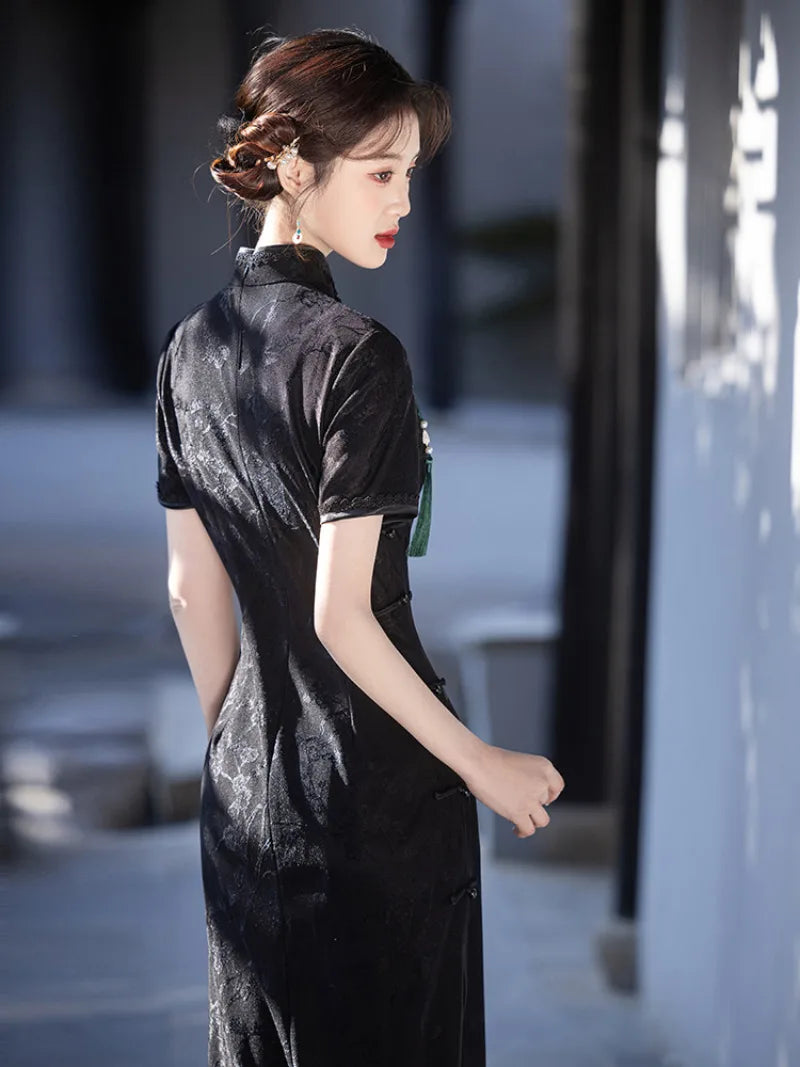 Black Qipao Dress with modern Chinese style and slim fit design