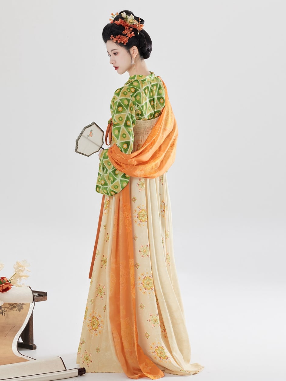 Tang Dynasty Hanfu Qixiong Set for Women – 3 Piece Skirt & Pibo Outfit