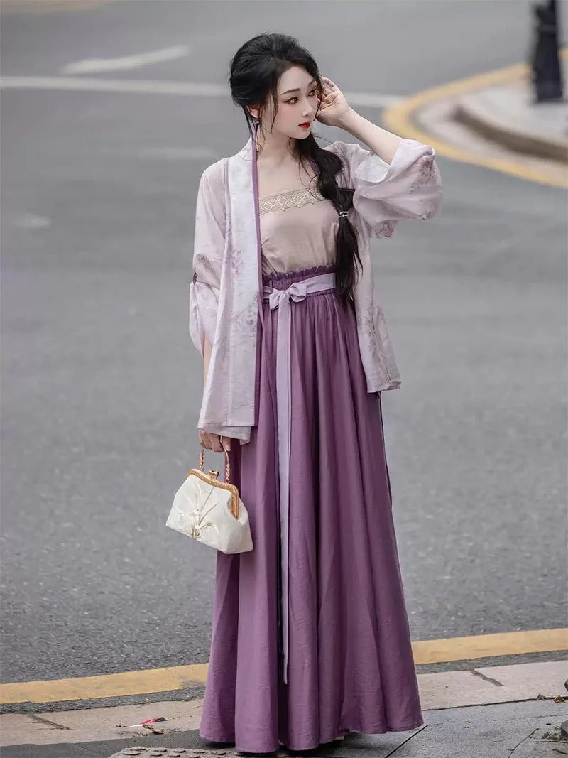 Original hanfu modern outfit with elastic waist split skirt. Designed for daily wear and commuting, combining comfort, style, and Chinese tradition.