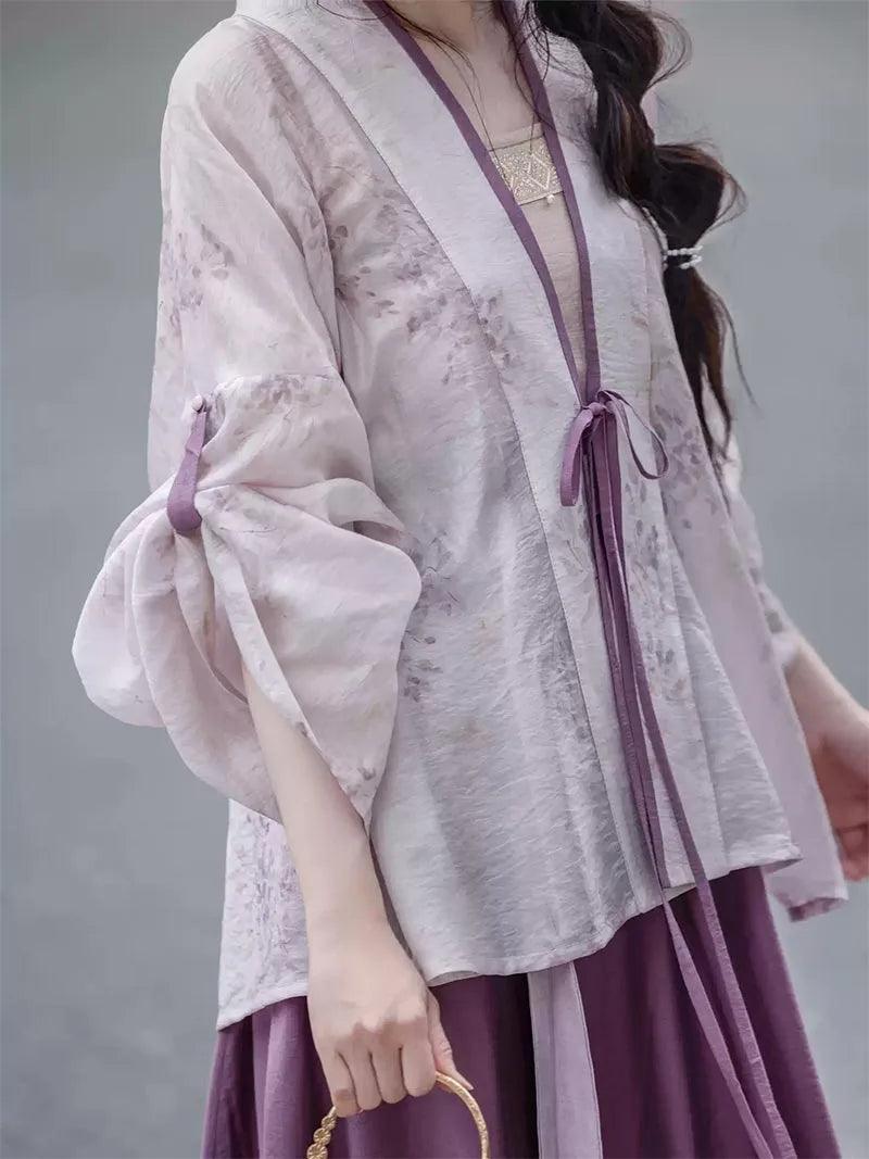 Original hanfu modern outfit with elastic waist split skirt. Designed for daily wear and commuting, combining comfort, style, and Chinese tradition.
