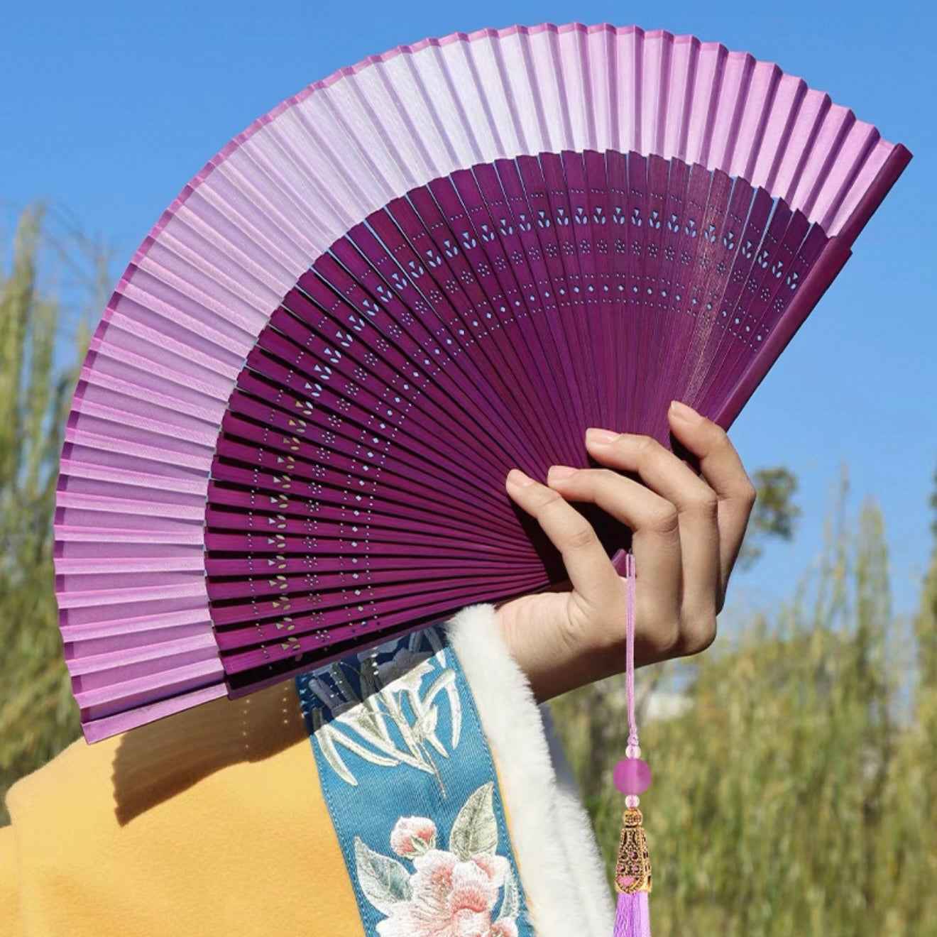 Royal Traditional Chinese Folding Hand Fan