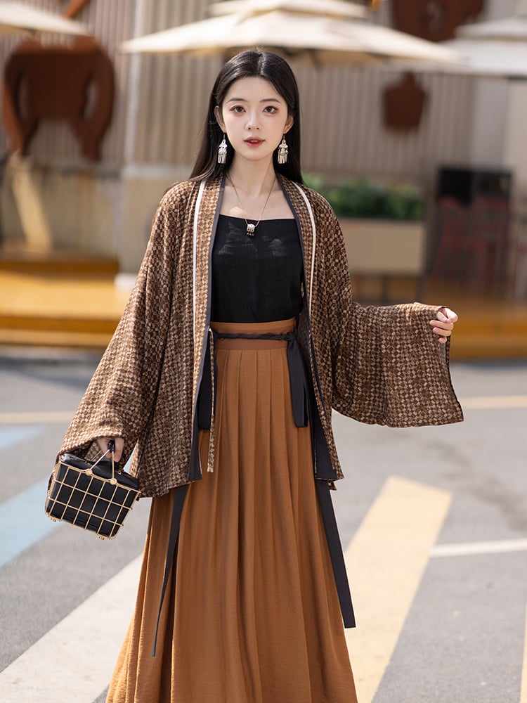 Modern Hanfu Short Shirt and Pleated Skirt Set