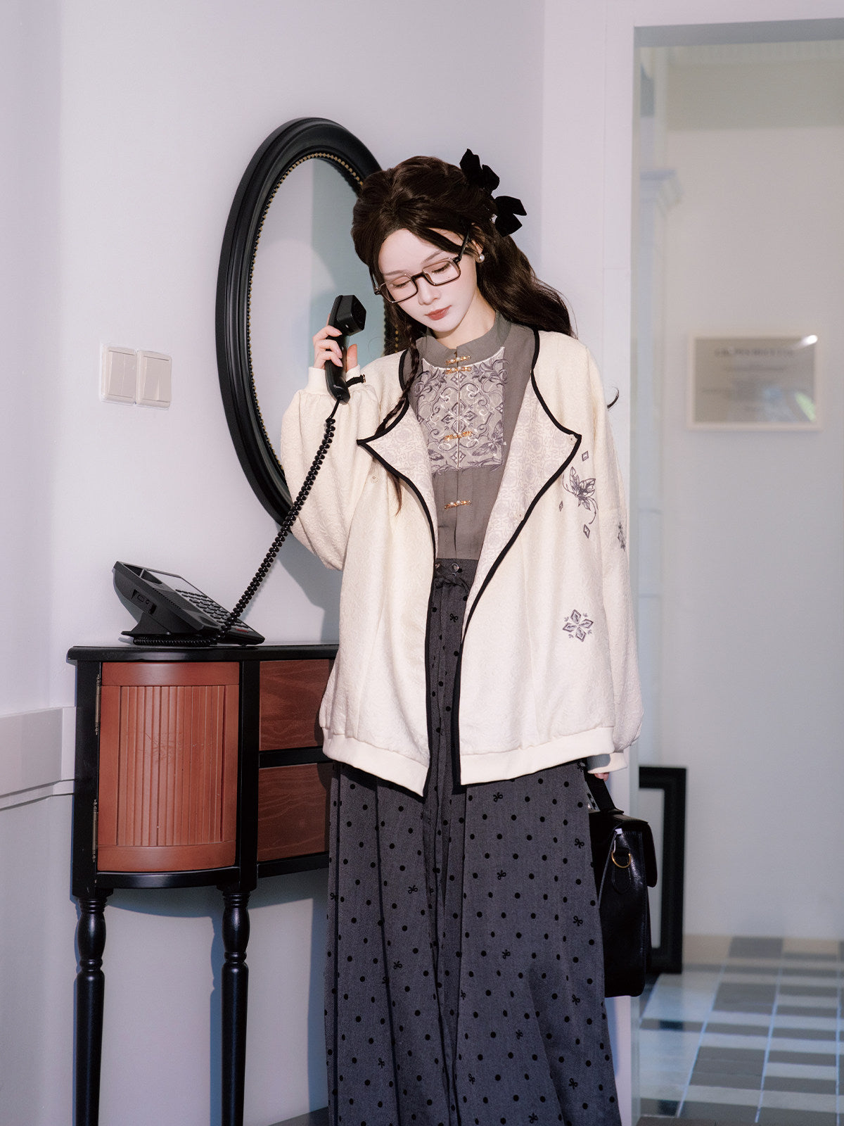 Tang Dynasty Modern Hanfu Round Collar Cardigan Linen Blend Top and Bloomers - Ink Like 似墨