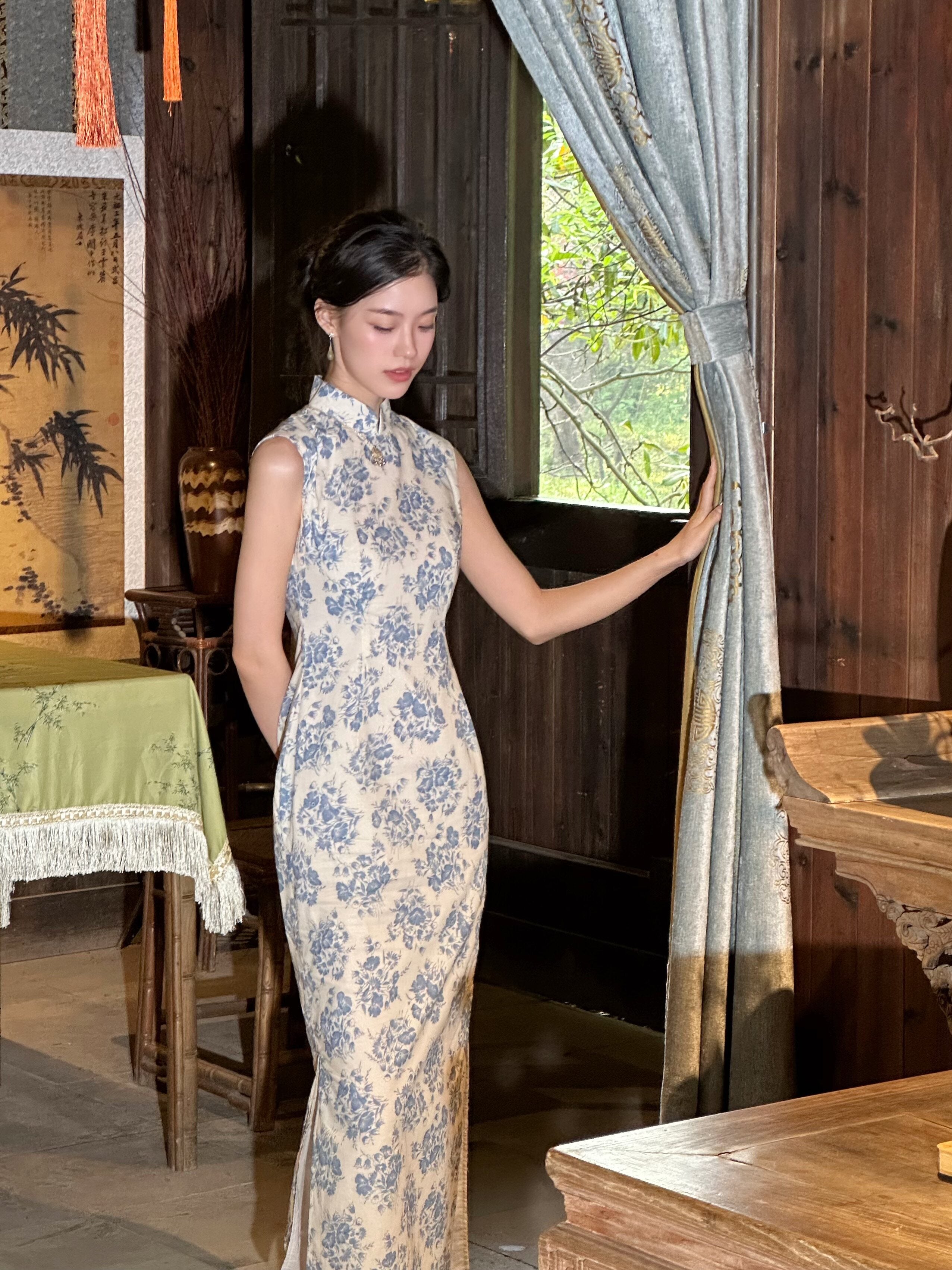 Sleeveless Cotton Porcelain Print Long Cheongsam | Forget Summer