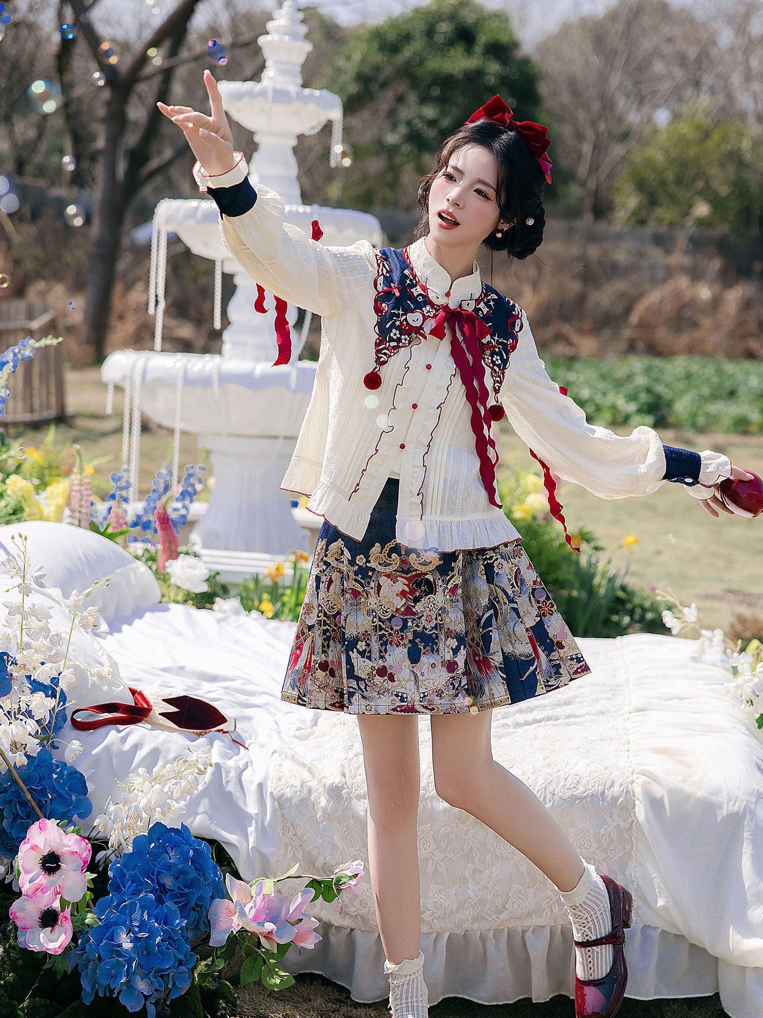 Ming Dynasty Snow White Modern Hanfu and Mini Mamianqun - Apple Crisp 苹果酥