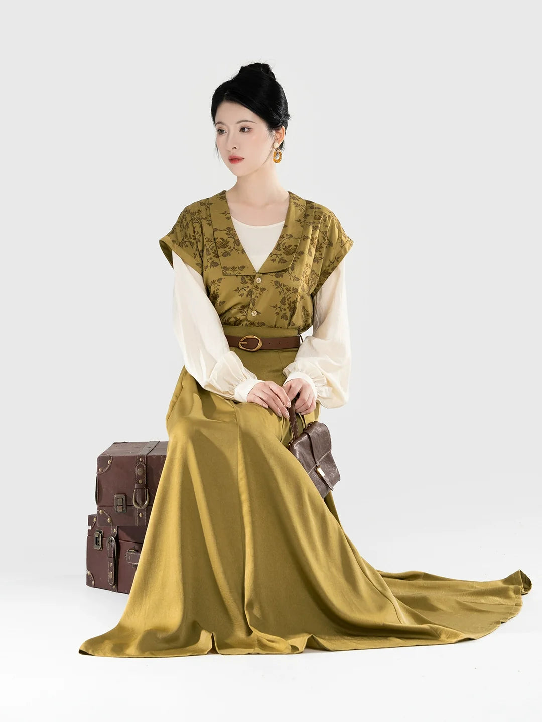 Tang Dynasty Modern Hanfu Set with Beizi Overlay & Flowing Eight-Panel Skirt - Twilight Harbor 暮港 (Preorder)