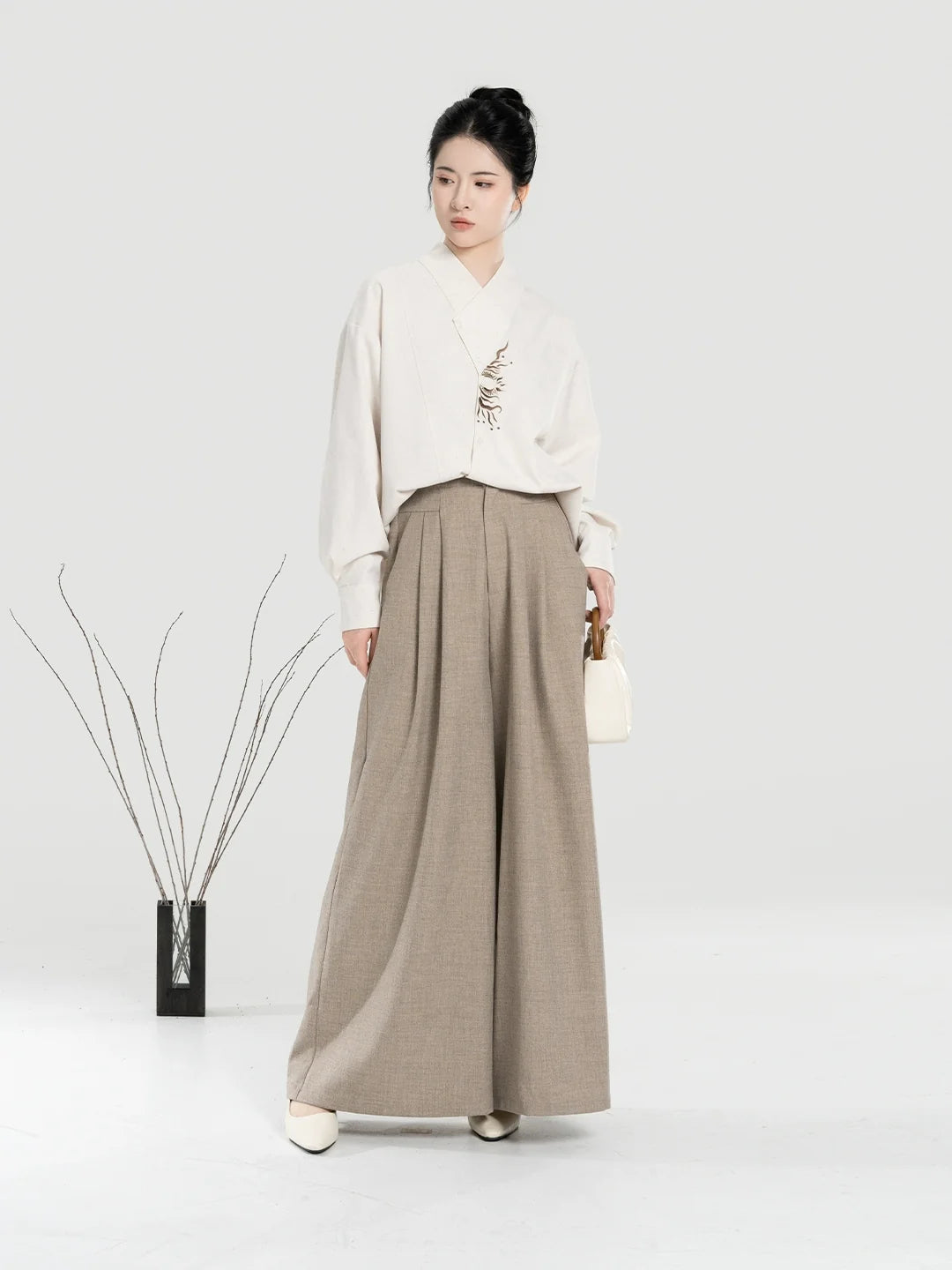 New Chinese Style Women Sun Embroidered Shirt with Wide Leg Pants - Guangfu 光芜 (Preorder)