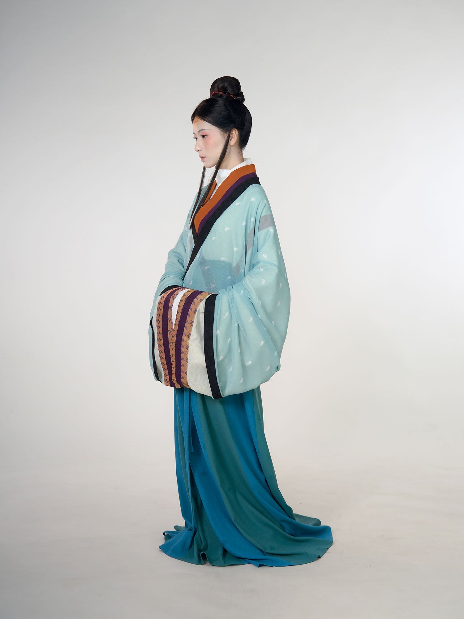 Wu Hang 五行 Five Elements Wei Jin Restoration Cross Collar Yaolan Ru Top & Poqun Skirt Set