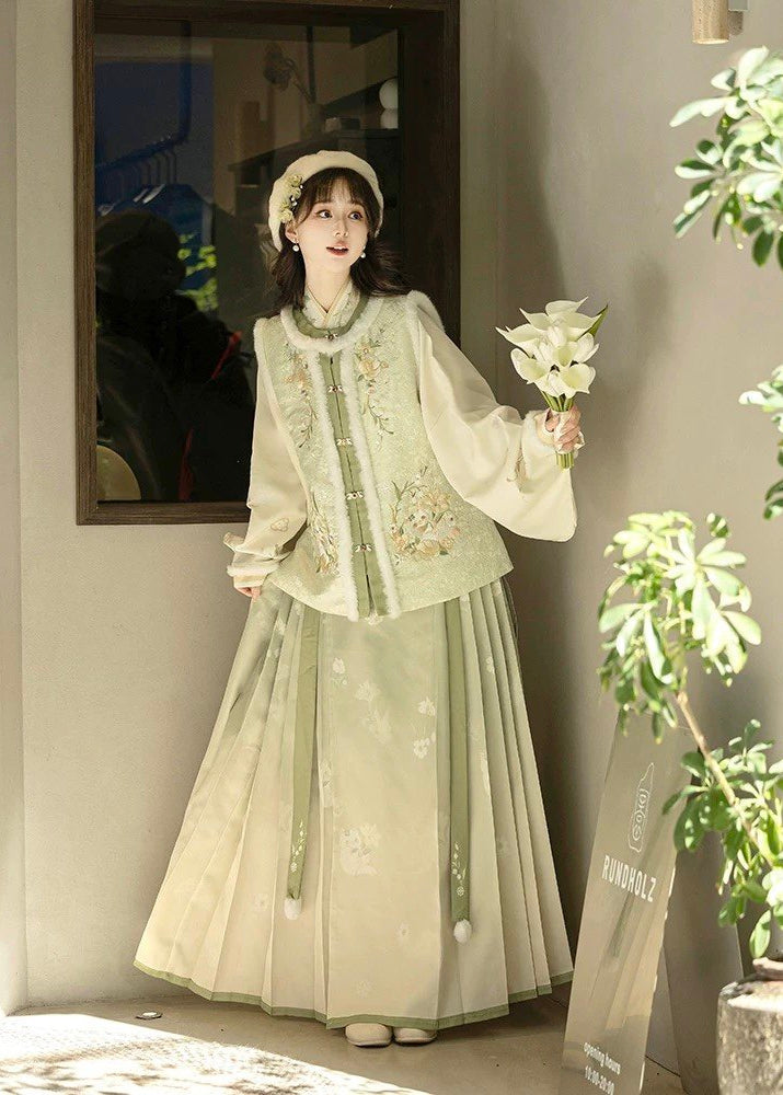 Courtyard Lilies | 3-Piece Hanfu (庭前百合)