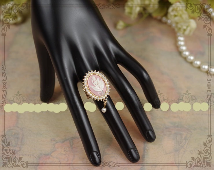 Cameo Lolita Pearl Rings 4 Colors
