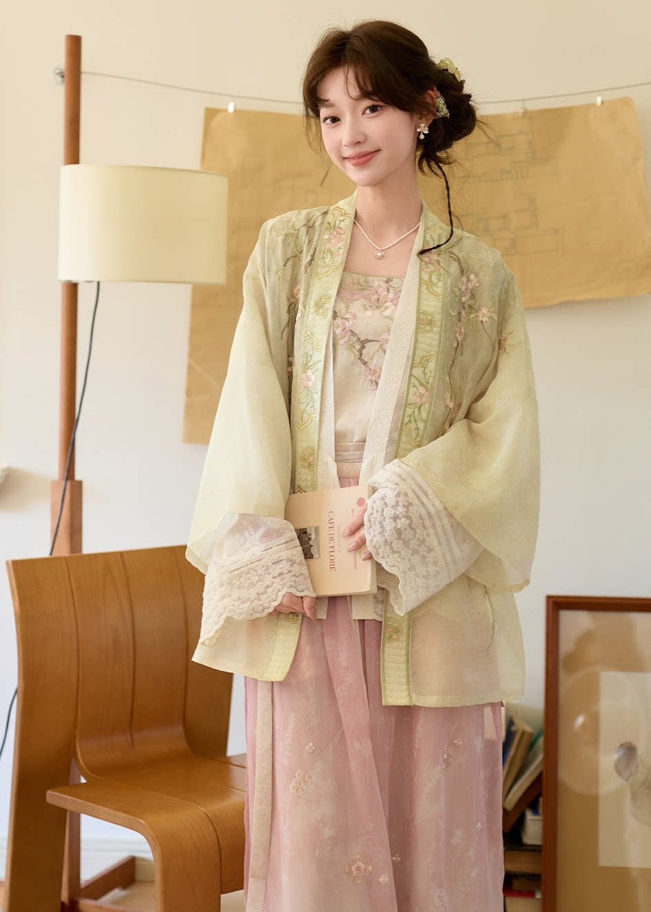 Apricot Blossom | 4-Piece Embroidered Hanfu (杏花约)