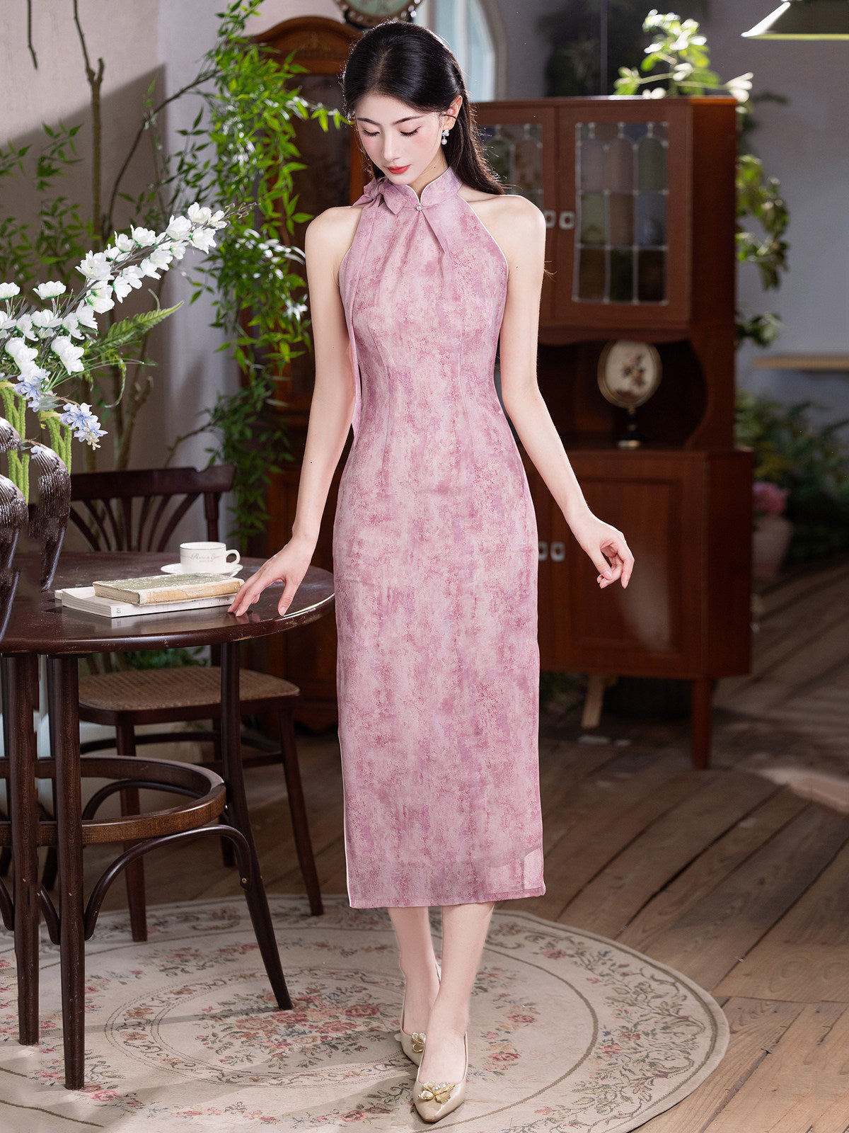 Sleeveless Halter Neck Midi Cheongsam | Ribbons