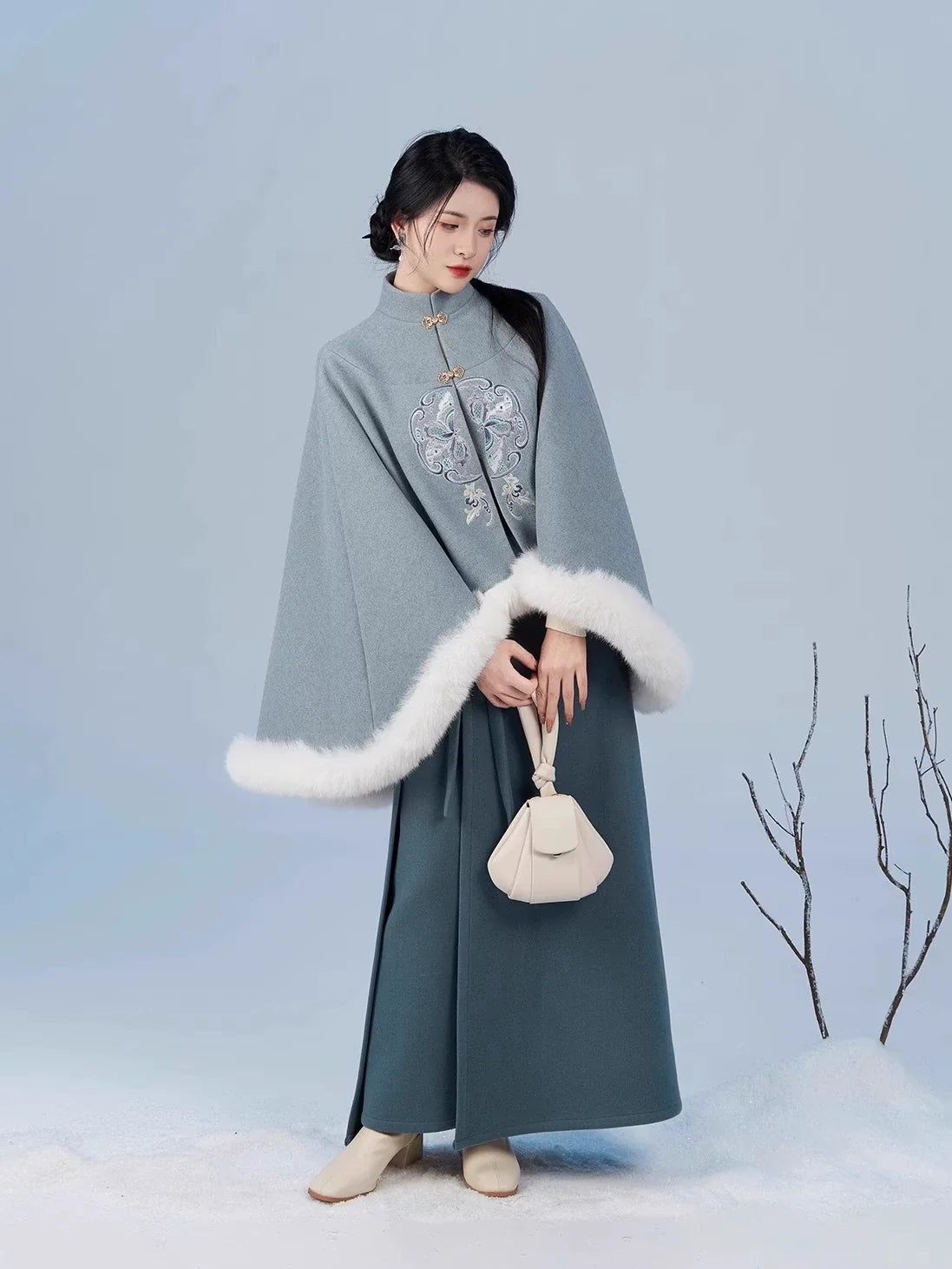 Song Dynasty Modern Hanfu Set with Embroidered Cape and Spiral Skirt - Yuxue 喻雪 (Preorder)