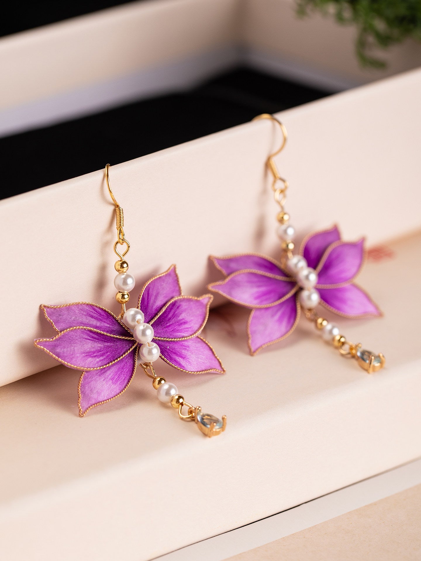 Dancing Flowers Velvet Flower Earrings | Hanfu Jewelry