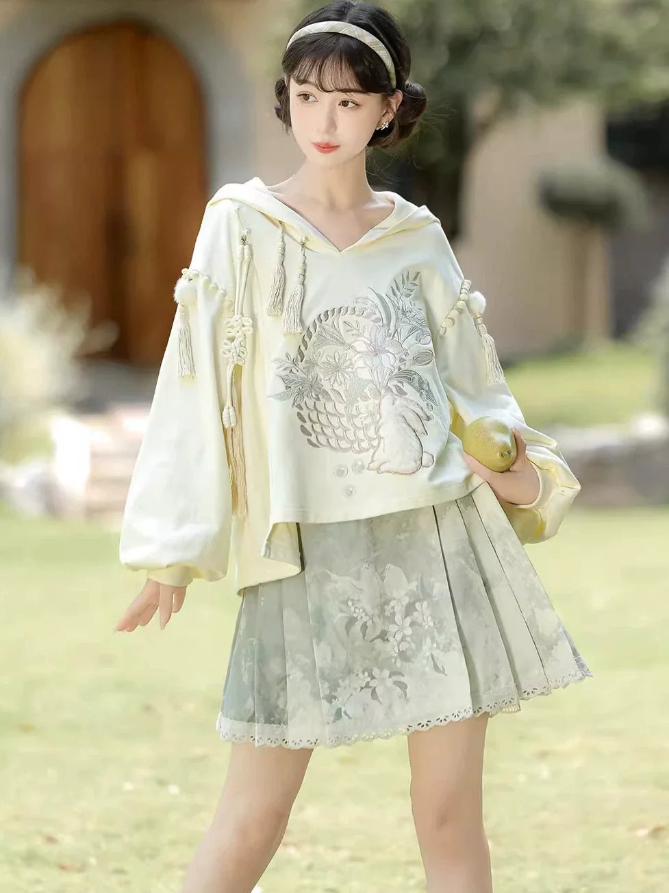 Morning Garden 清晨花园 - Modern Hanfu Daily Wear Hoodie Blouse and Mamian Skirt