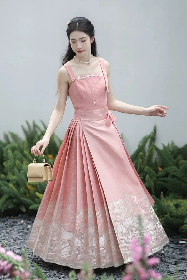 Ming Dynasty Modern Hanfu, Mamianqun, Plum Branch 青梅折枝 (Preorder)