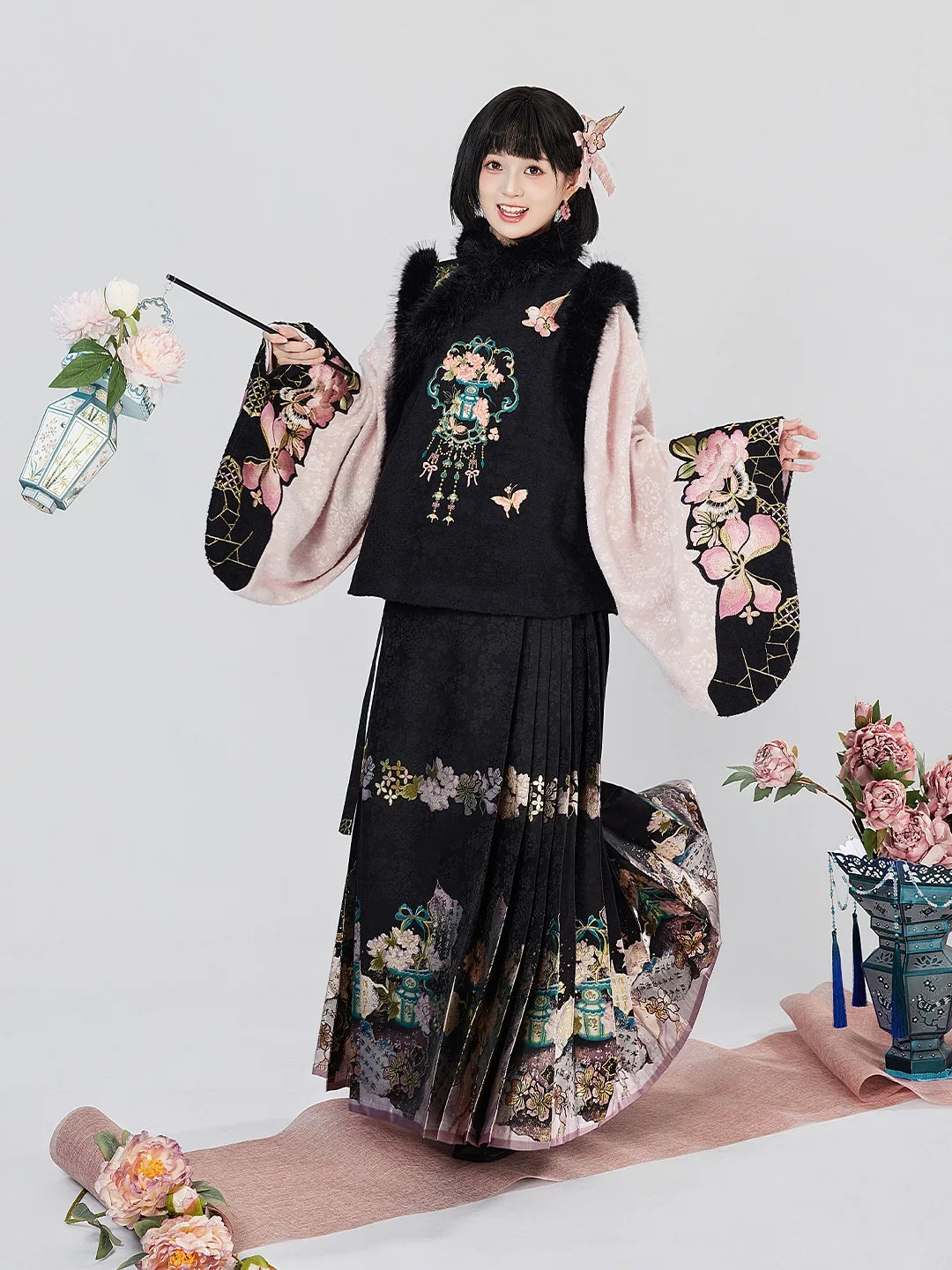 Ming Dynasty Modern Hanfu Pipa Sleeve Top, Vest, and Mamianqun - Qingrong Nuancui 晴蓉暖翠