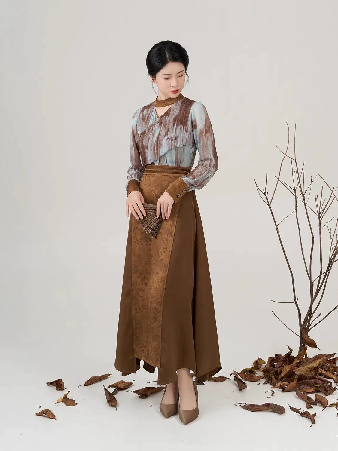 New Chinese Style Women Long Sleeve Top & Asymmetrical Hanfu Inspired Skirt - Luotong Pass 洛潼关 (Preorder)