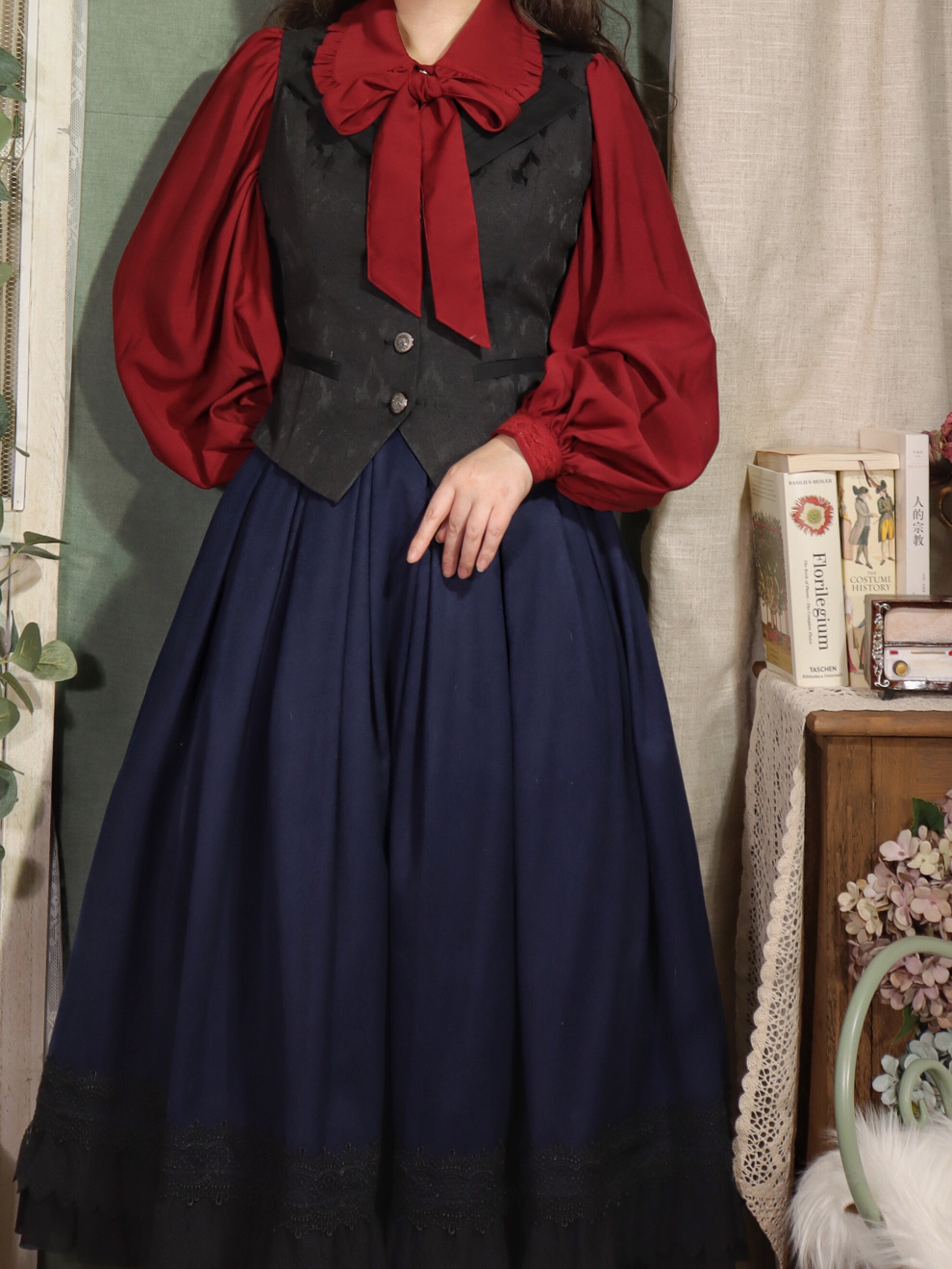 Mayer's Whisper - Vintage Lolita Large Sleeve Blouse