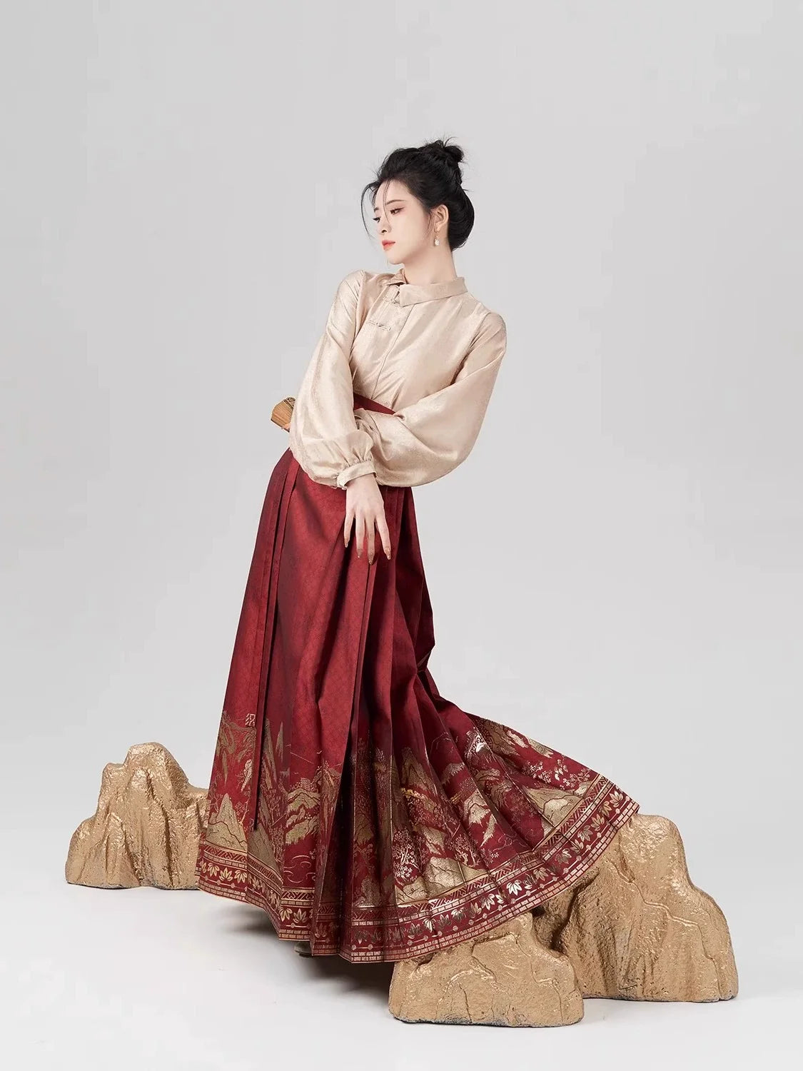 Ming Dynasty Modern Hanfu for Chinese New Year Festivals - Thousand Miles 万里