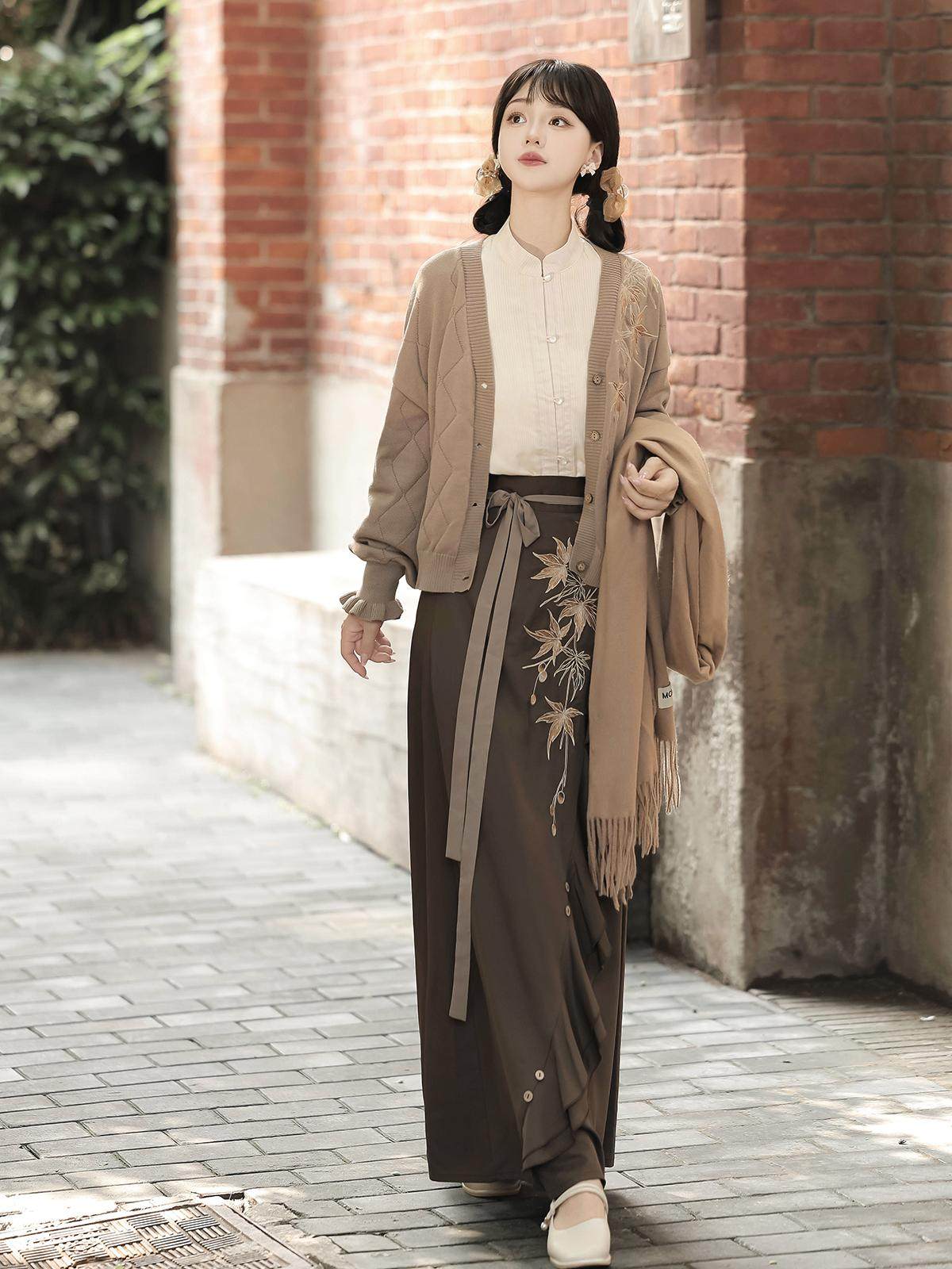 New Chinese Style Knitted Cardigan and Skirt - Late Autumn Date 枫亭晚
