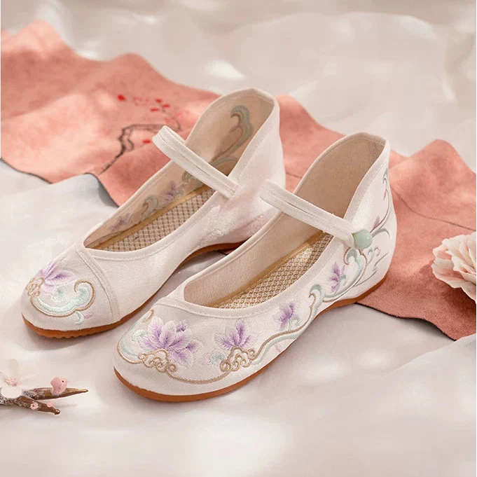 Flower Bouquet | Embroidered Shoes (花束子)