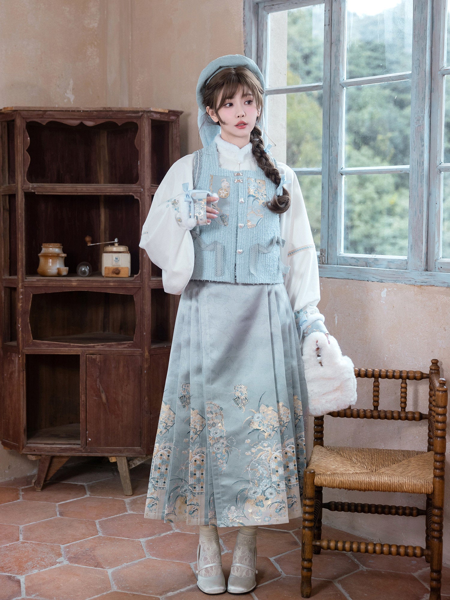 Ming Dynasty Modern Hanfu Bijia and Mamianqun - Sea Salt Cream 海盐奶霜