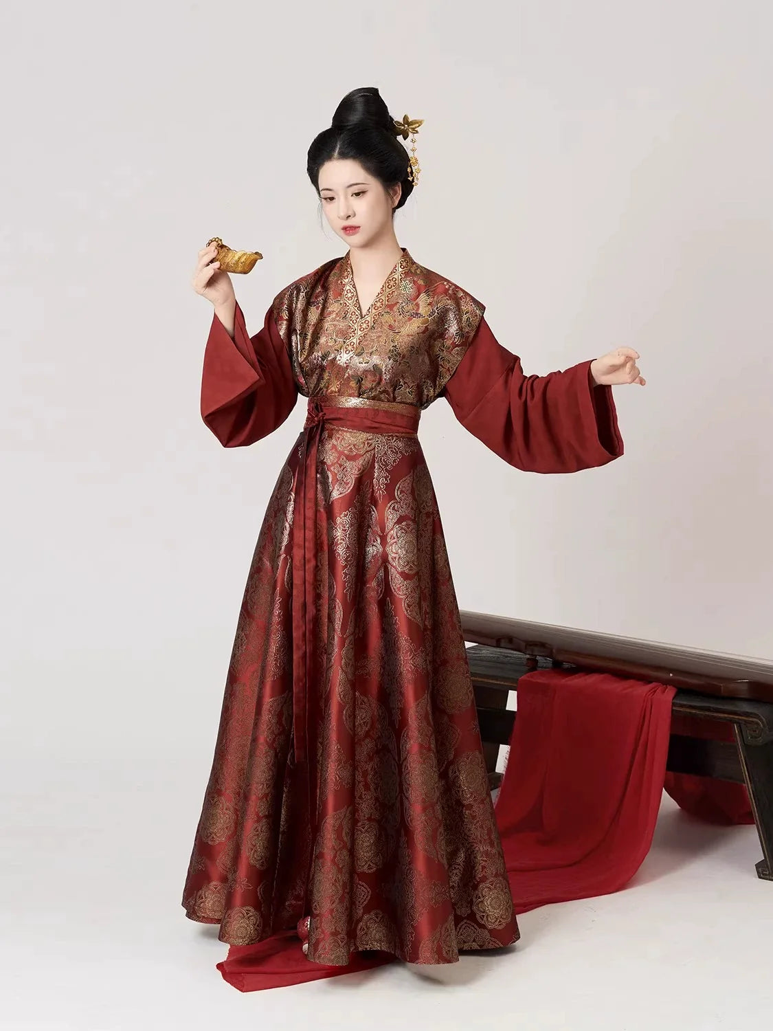Tang Dynasty Modern Hanfu Set with Beizi Overlay & Flowing Eight-Panel Skirt - Thousands of Years of Autumn 千秋万载 (Preorder)