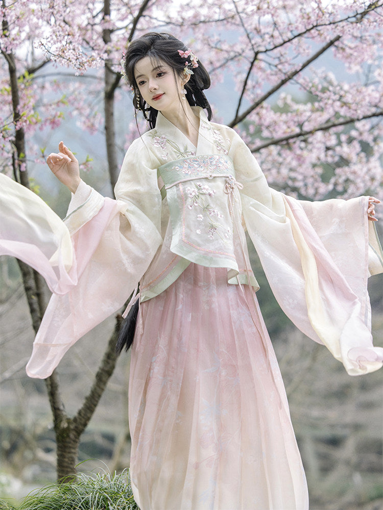Wei Jin Dynasty Qiyao Ruqun Hanfu | Drunken Blossoms 起舞醉花荫