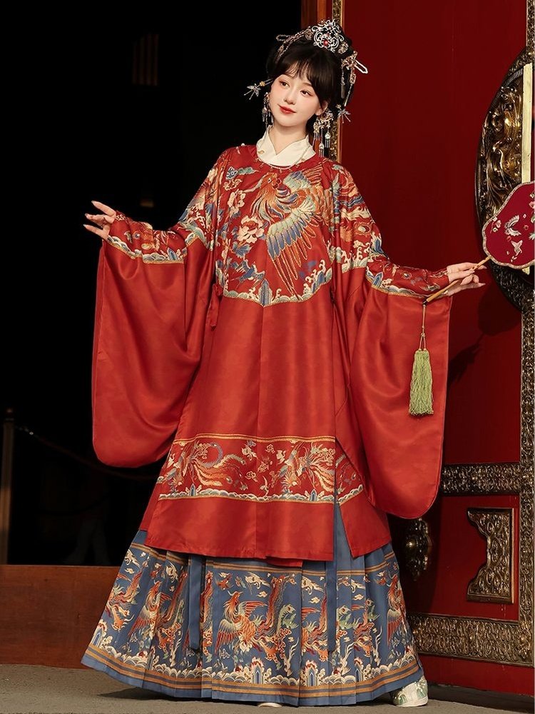 Ming Dynasty Wedding Hanfu Set with Robe & Mamian Skirt | Celebration 喜庆