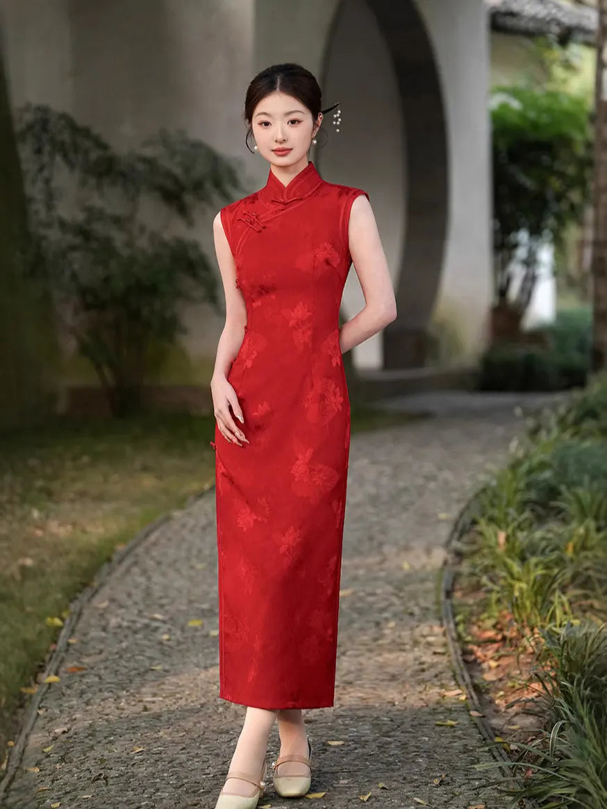 Red Jacquard Sleeveless Modern Qipao Dress