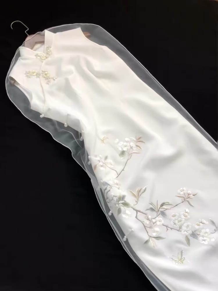 Ivy Beige Sleeveless Floral Embroidery Long Cheongsam