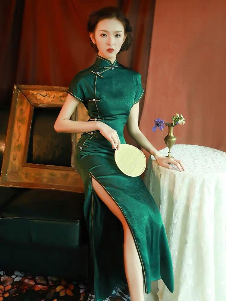 Turtle crack, old Shanghai style jacquard satin long Qipao