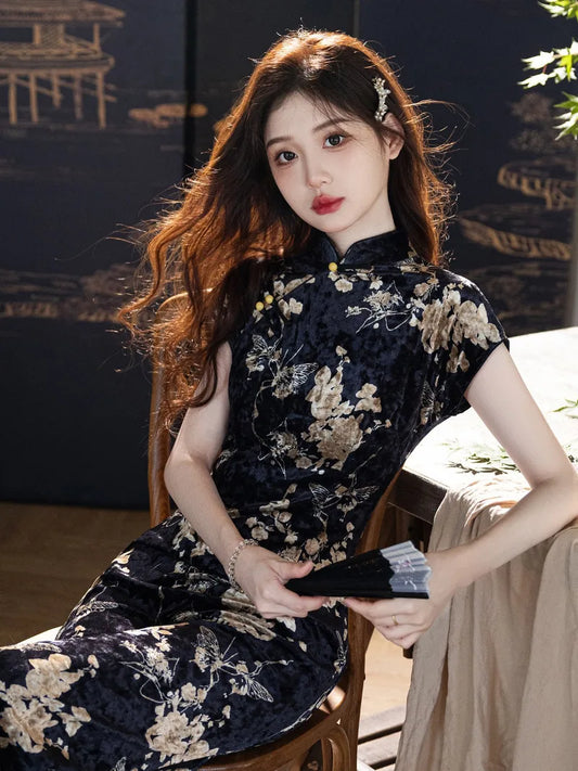 Black and Gold Qipao – Vintage Velvet Slim Fit Cheongsam Dress