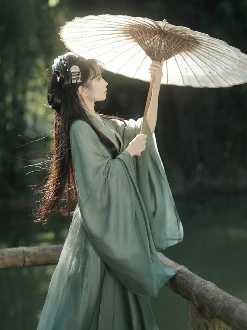 Wei Jin Chinese dress green with flowing silhouette and elegant cross-collar design