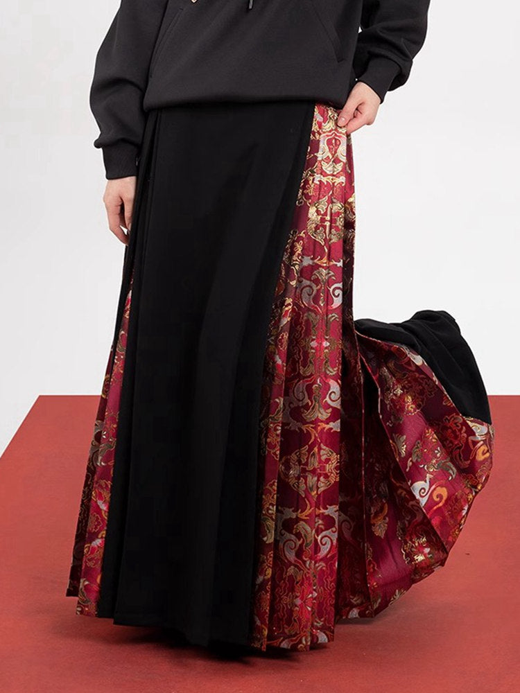 Contrast-Panel Ma Mian Skirt Black Hanfu Skirt with Red Brocade