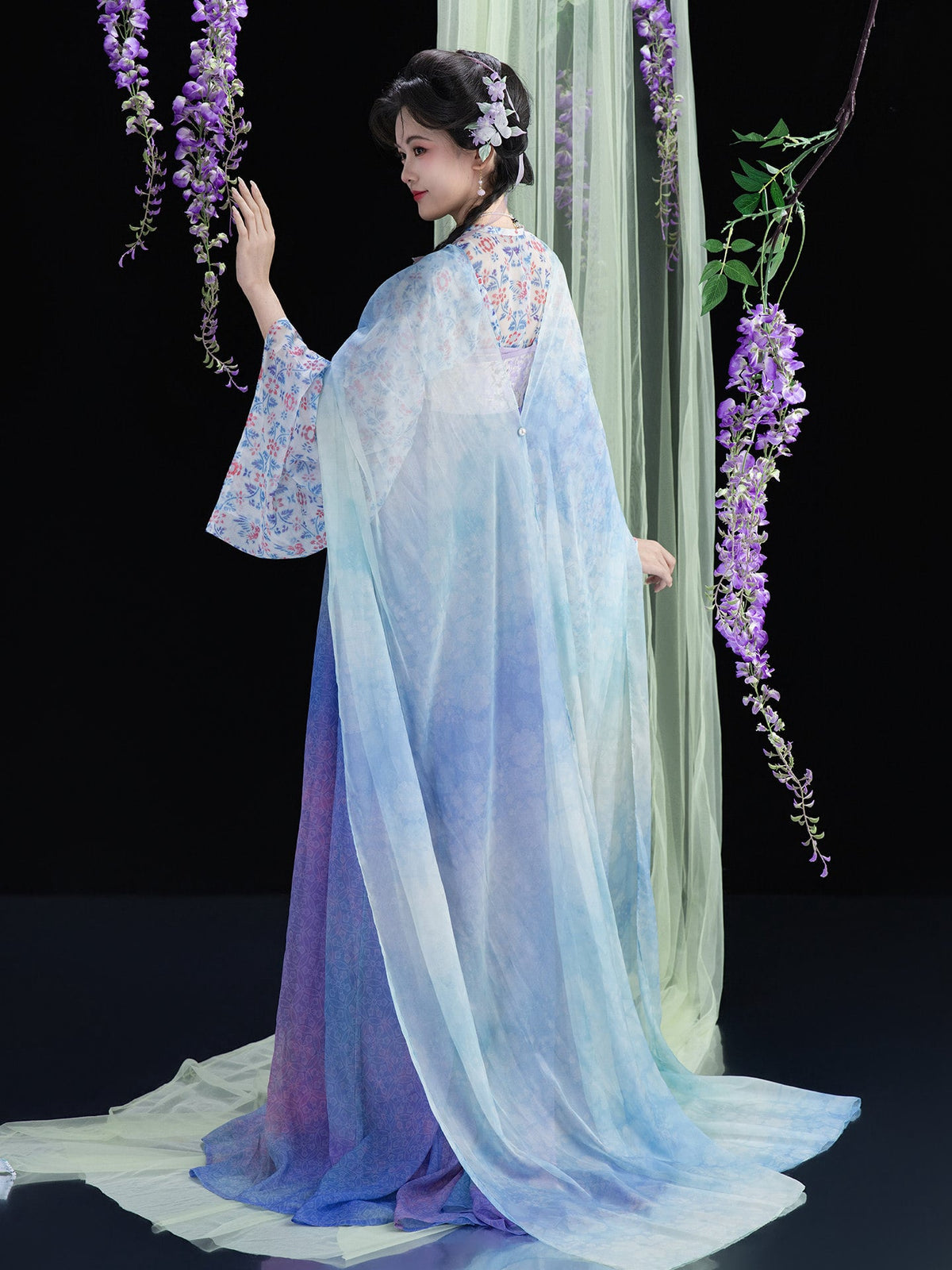 Dunhuang Qixiong Ruqun Set – Embroidered Tang Style Hanfu