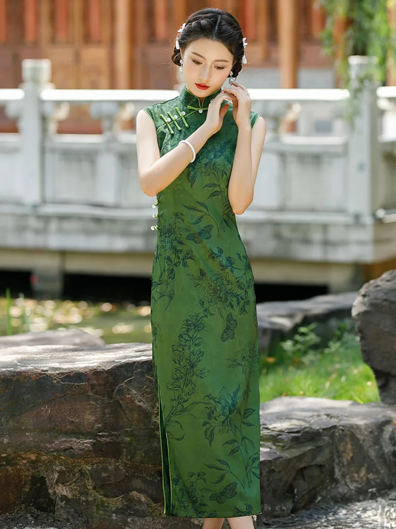 Sleeveless qipao green elegant vintage Chinese dress with high-end spring design and modern refined charm
