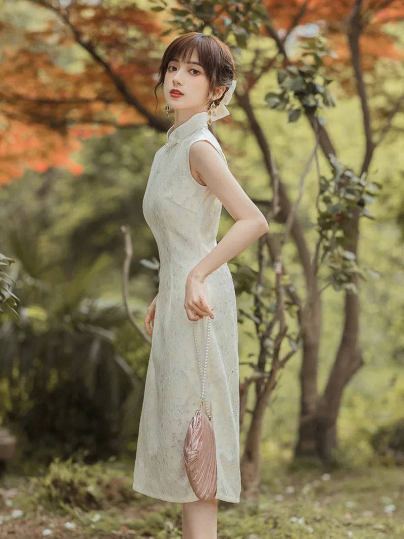 Qipao outfit vintage Shanghai style elegant Chinese dress with refined tailoring