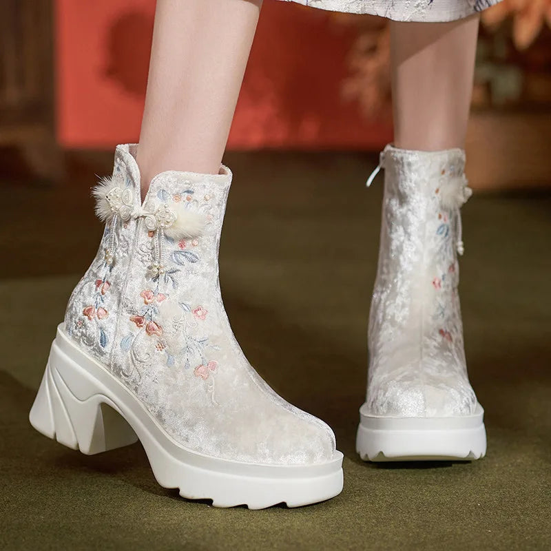 Shoe for Women Vintage Embroidered Fur Lined Ankle Boots