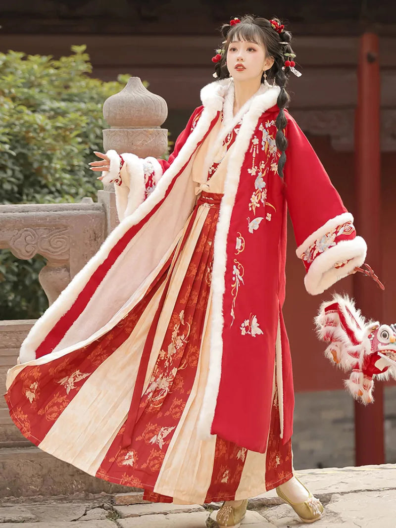 Song dynasty clothes featuring hooded beizi and printed mamian skirt with warm fleece lining