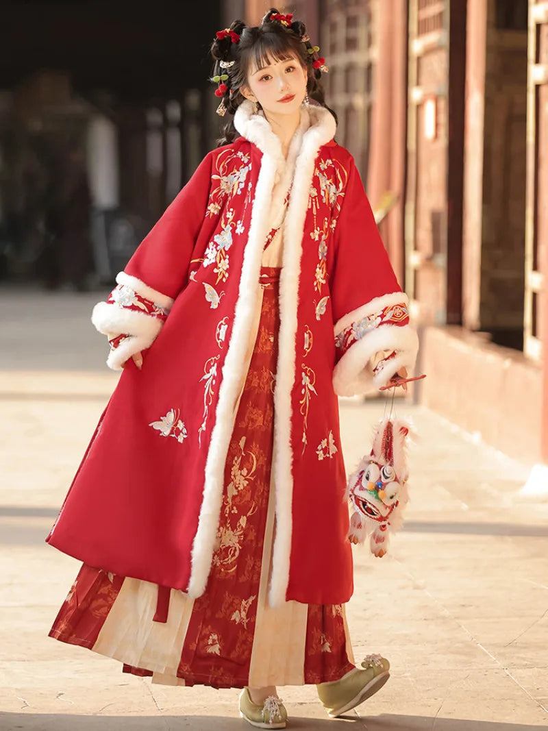 Song dynasty clothes featuring hooded beizi and printed mamian skirt with warm fleece lining