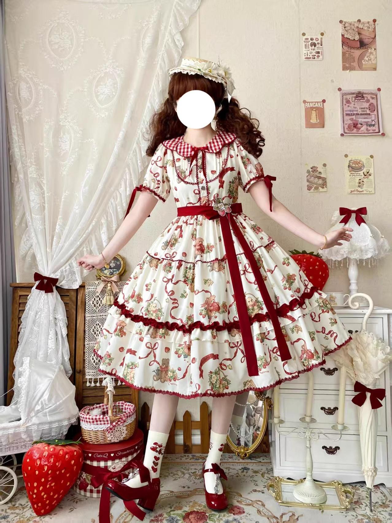Qianmu - The Bear's Strawberry Field - Daily Lolita OP Dress With Petal Collar & Bear Strawberry Print