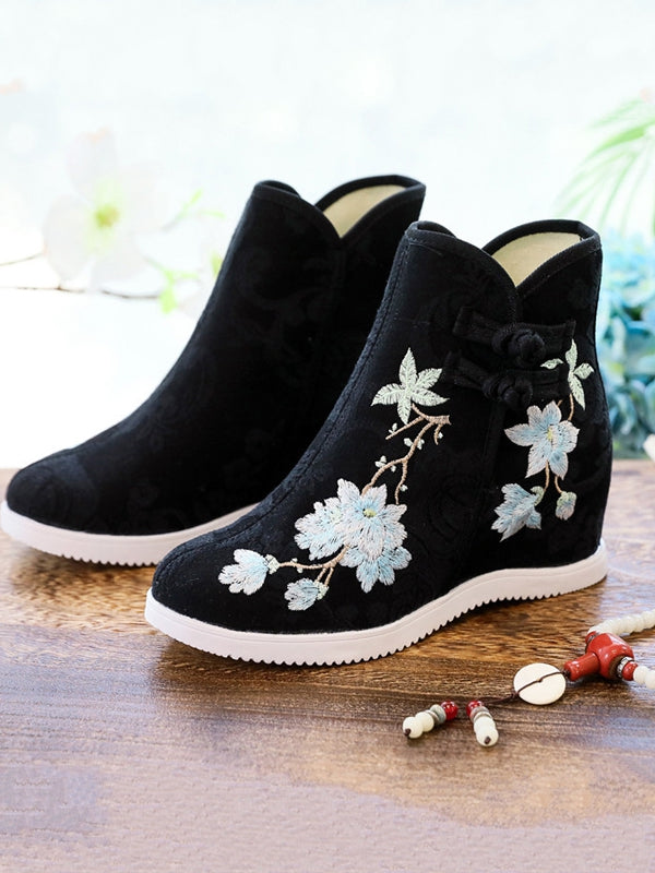 Ancient Chinese Style Hanfu Embroidered Boots Womens