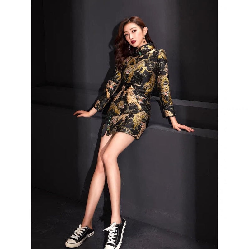 Aslinhanfu Qipao Tigger pattern, brocade black short Qipao