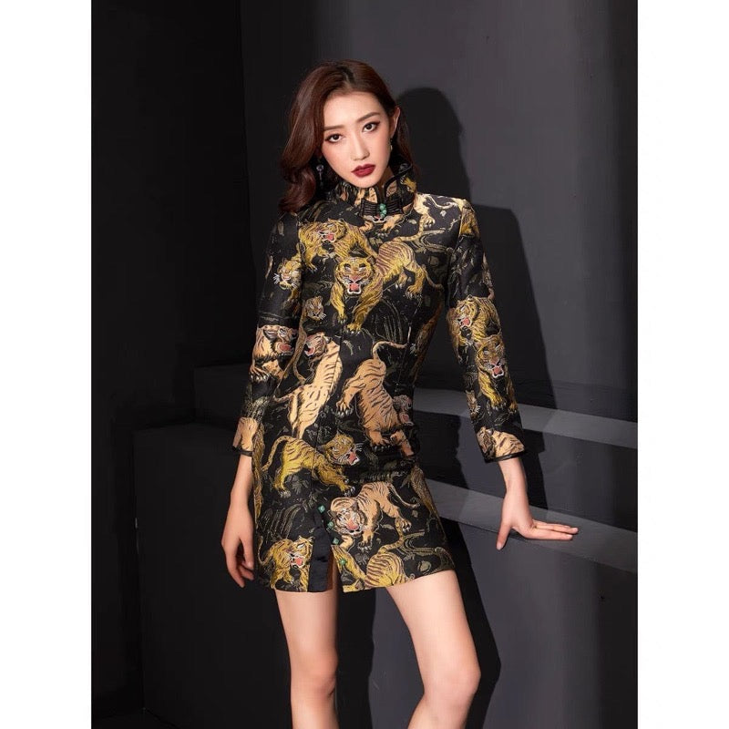 Aslinhanfu Qipao Tigger pattern, brocade black short Qipao