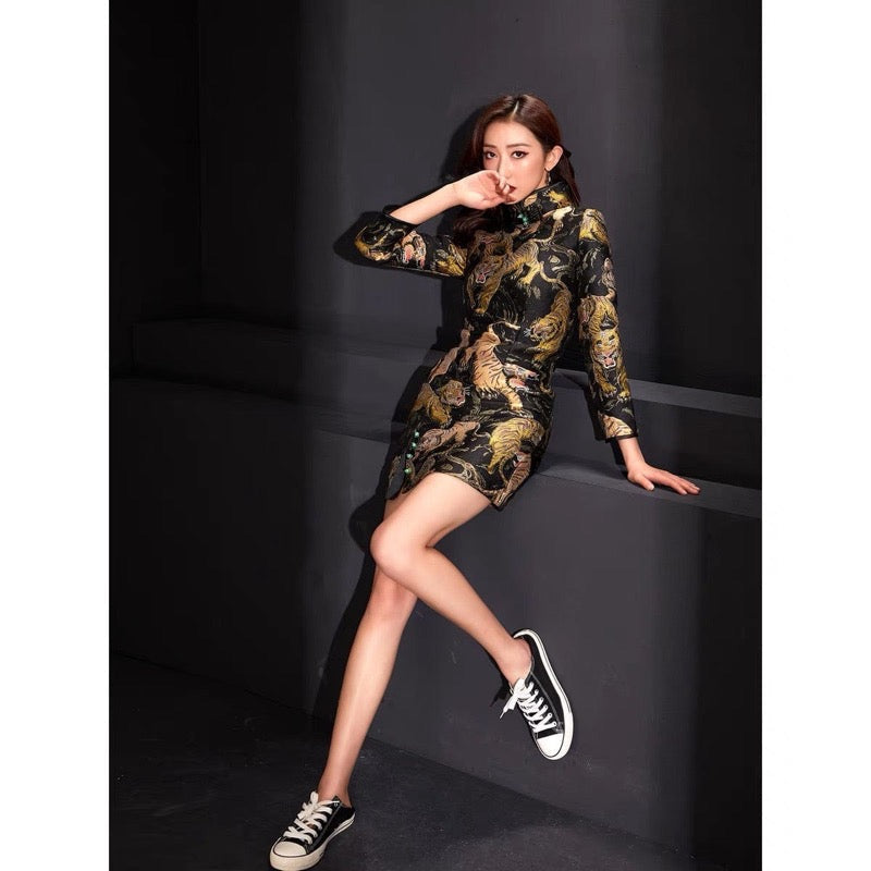 Aslinhanfu Qipao Tigger pattern, brocade black short Qipao
