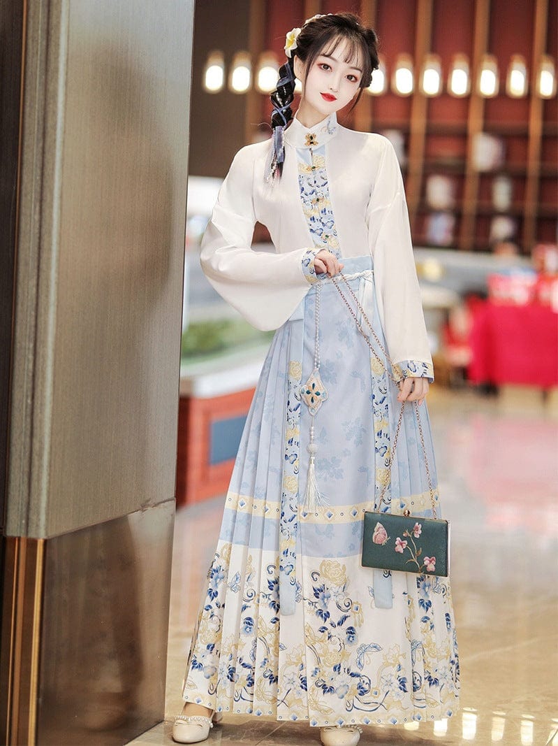 Ming Dynasty, Butterfly pattern, long MaMian Qun set 馬面裙
