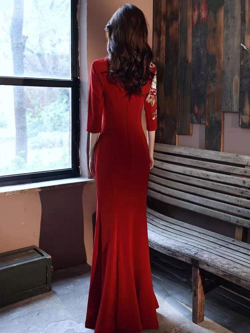 Floral embroidery, butterfly mesh fabric, long red Qipao